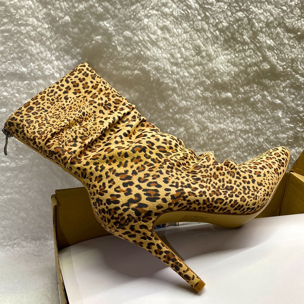 Leopard Ankle Boots/Size 8
